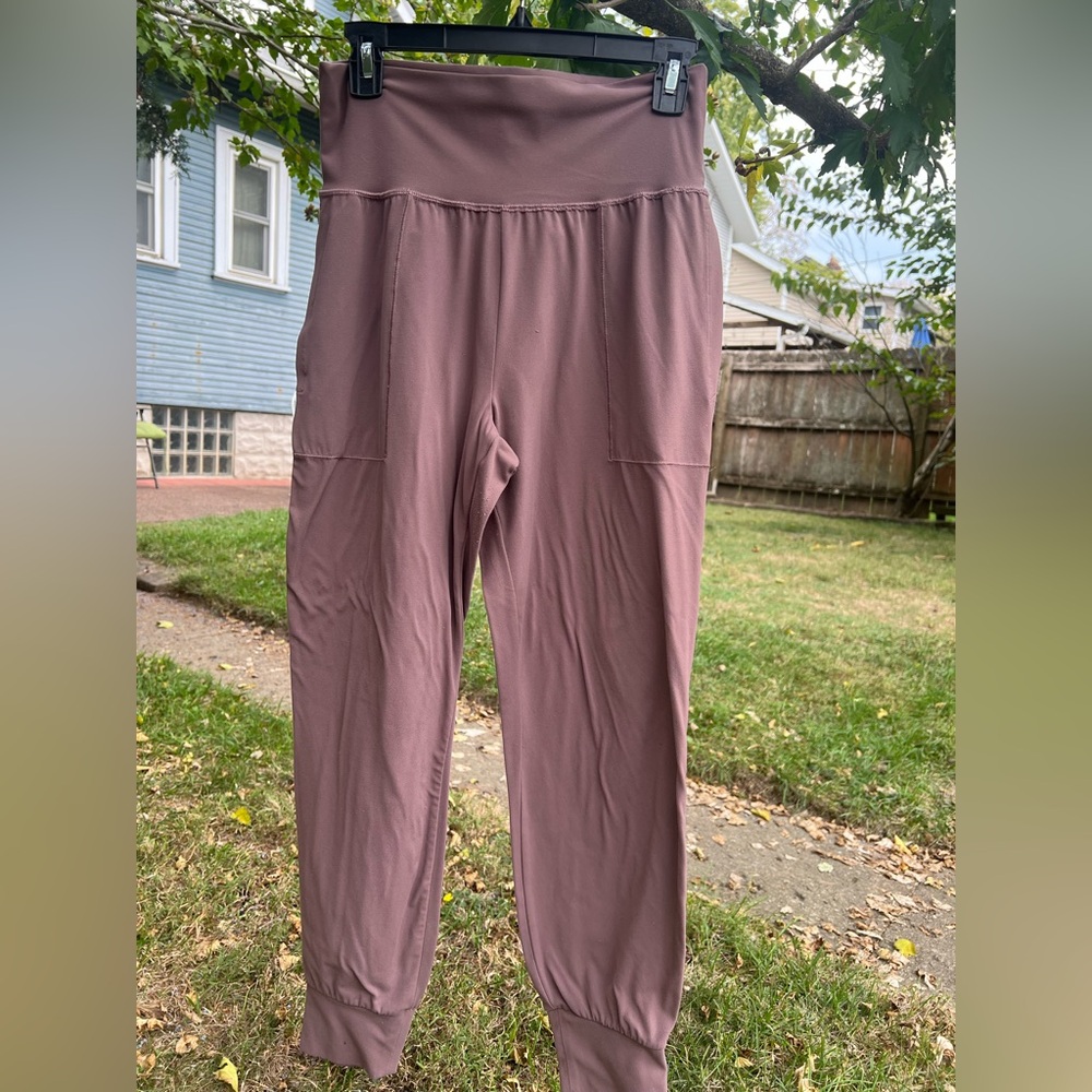 Athleta Salutation Jogger S Powervita high rise pockets Taupe Capri - Picture 2 of 5